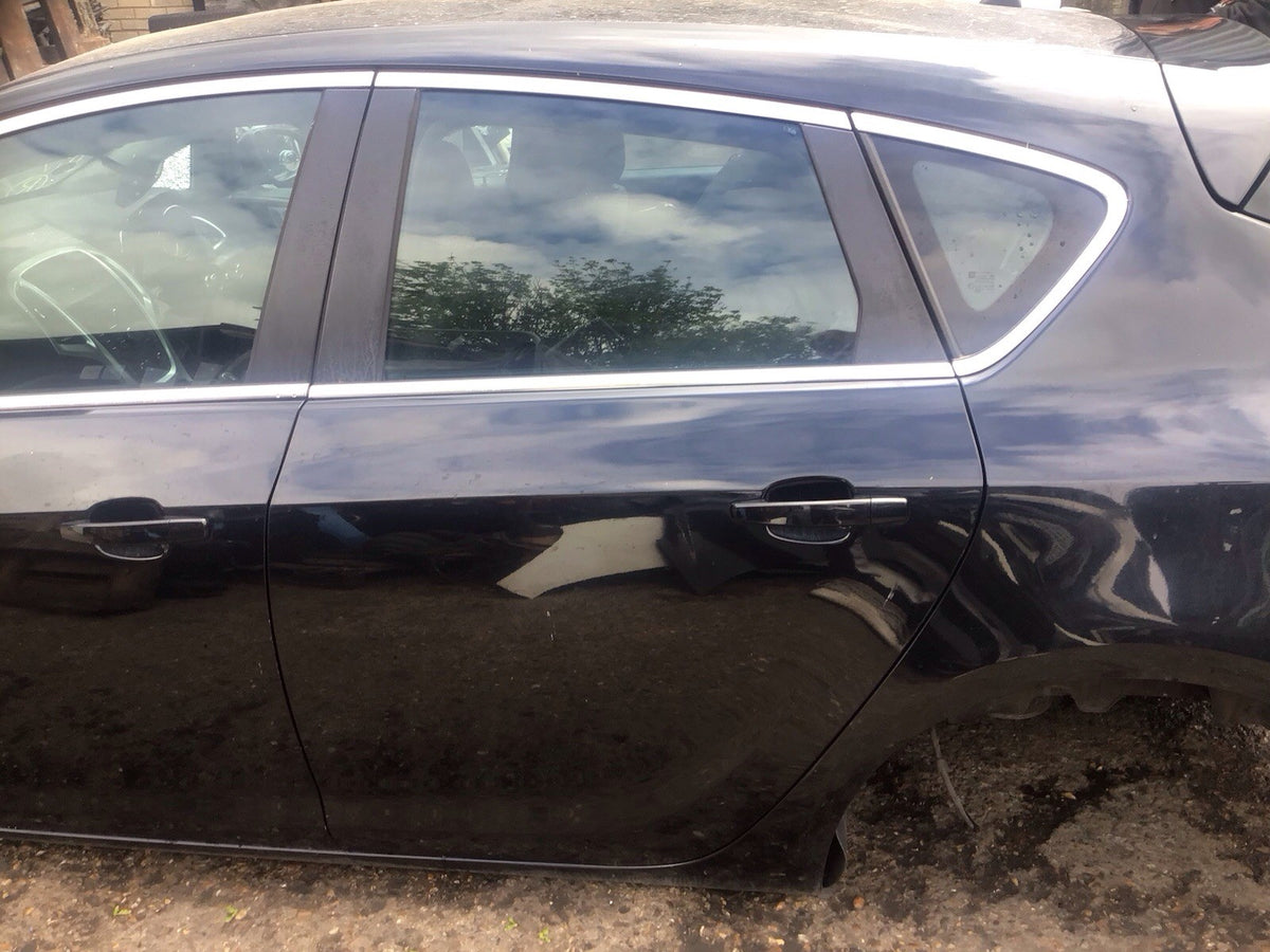 VAUXHALL ASTRA J PASSENGER SIDE N/S REAR DOOR  CARBON FLASH BLACK Z22C 2010 20150