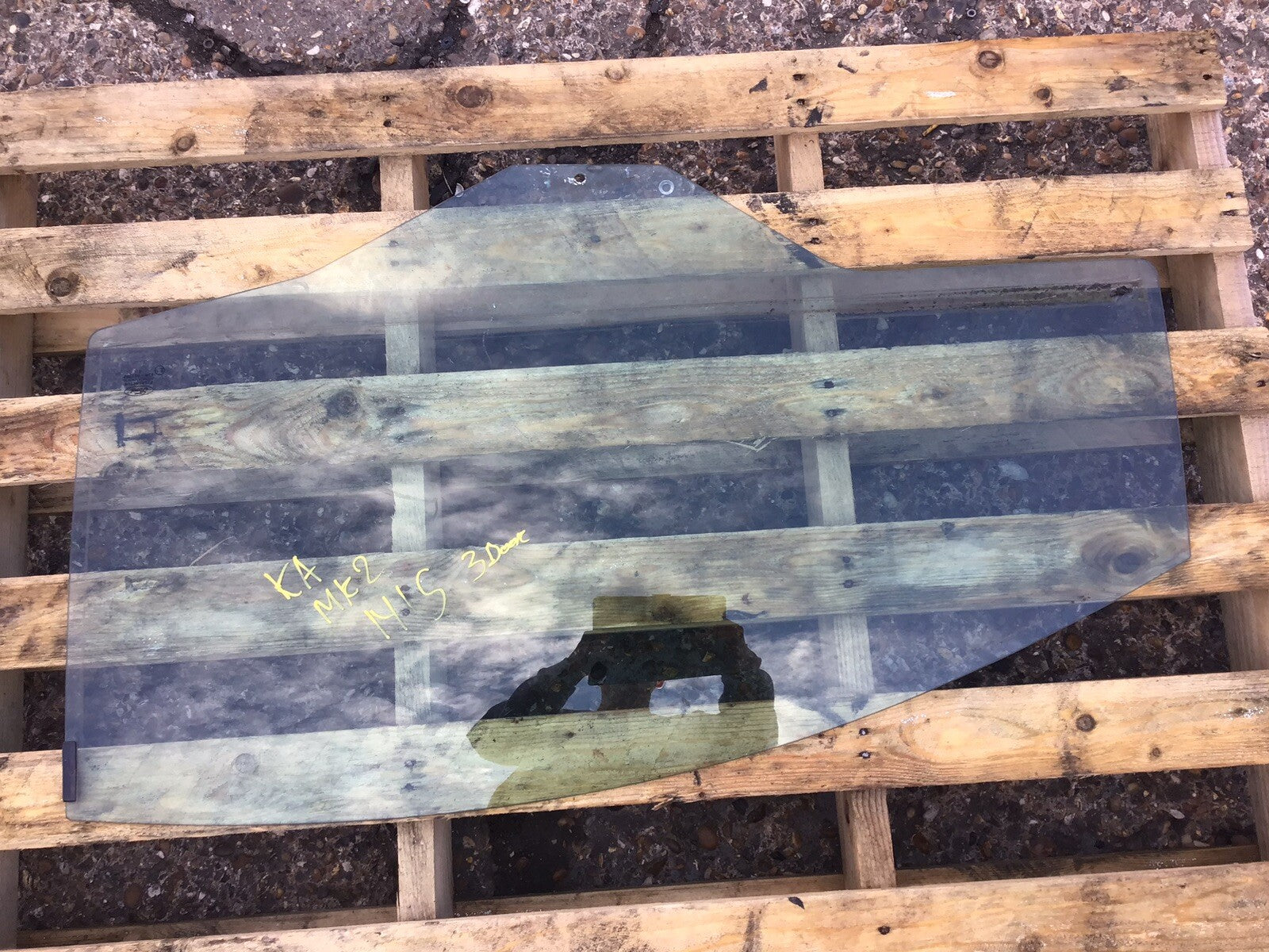 FORD KA PASSENGER'S N/S SIDE  WINDOW GLASS DOOR WINDOW  2009 20170