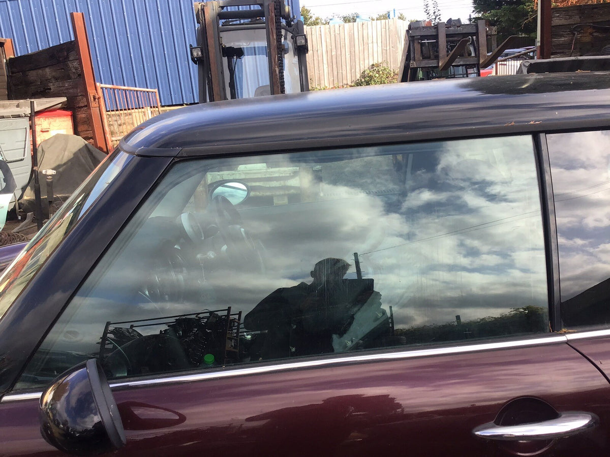 MINI COOPER R50 PASSENGER'S SIDE N/S DOOR WINDOW GLASS 2001 20064
