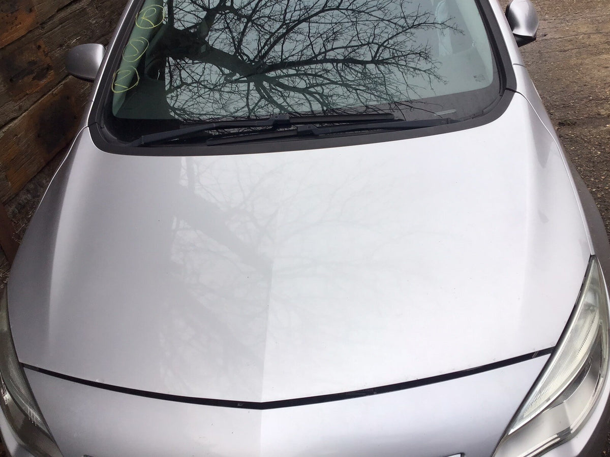 VAUXHALL ASTRA J BONNET IN SILVER METALLIC PAINT CODE GAN 2010-20144