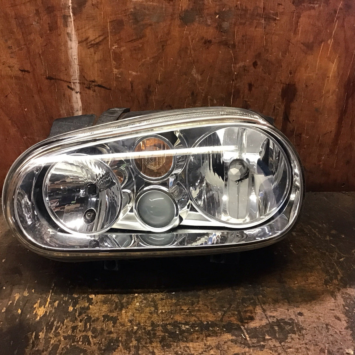 VOLKSWAGEN GOLF MK4 PASSENGER SIDE N/S  HEADLIGHT 1J2941015D 1999 20042
