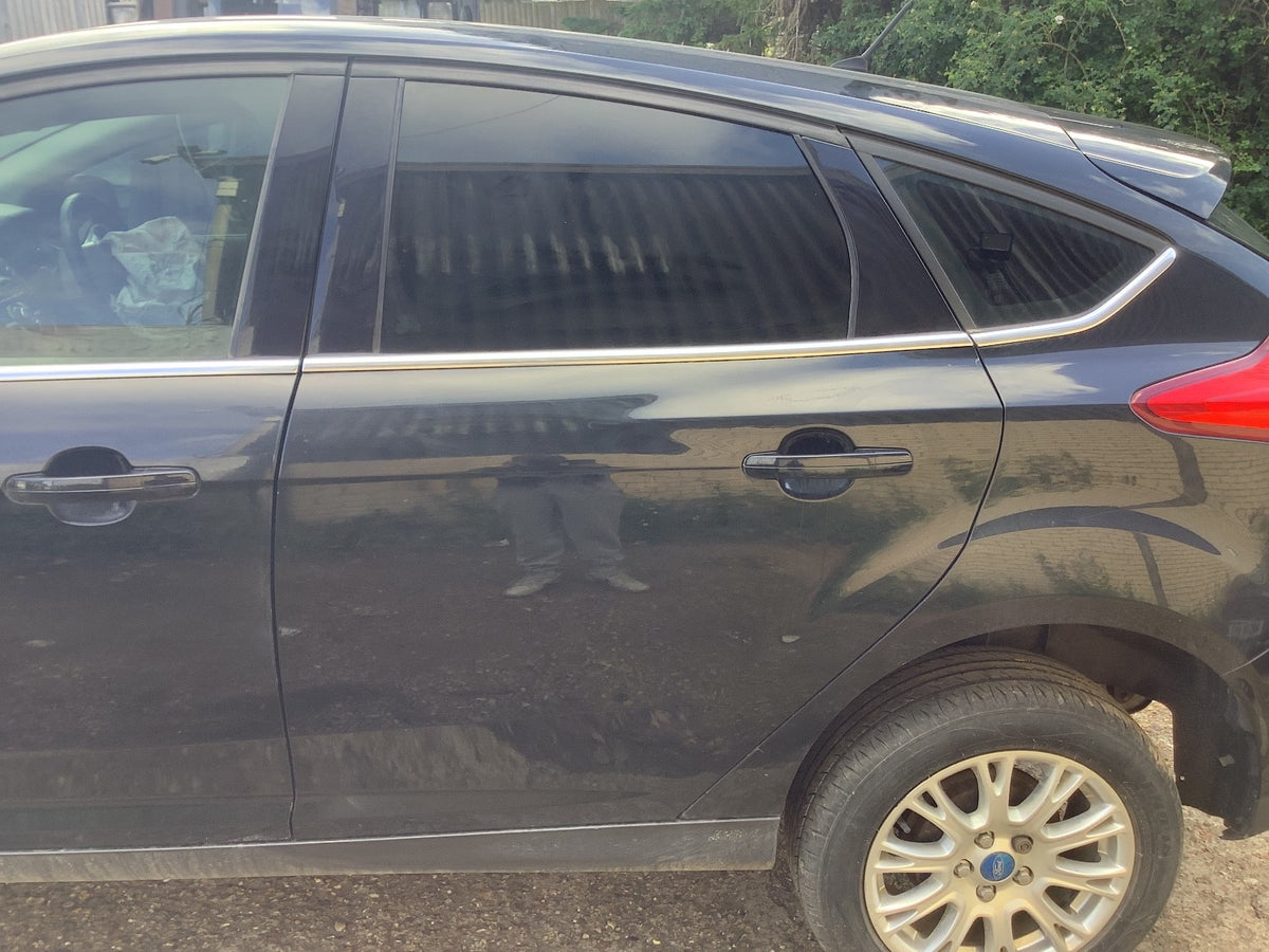 FORD FOCUS MK3 PASSENGER'S SIDE N/S REAR  DOOR PANTHER BLACK METALLIC 2011 20185