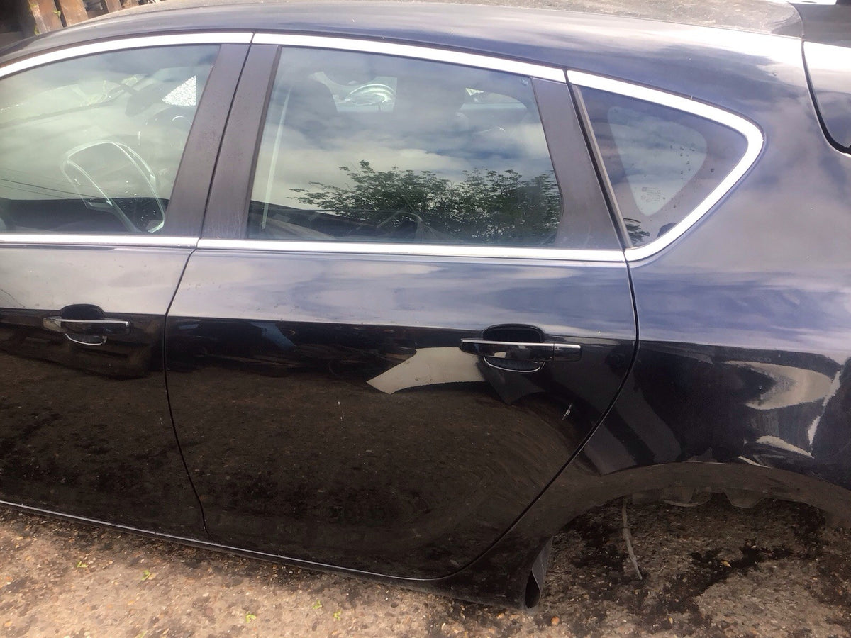 VAUXHALL ASTRA J PASSENGER SIDE N/S REAR DOOR  CARBON FLASH BLACK Z22C 2010 20153