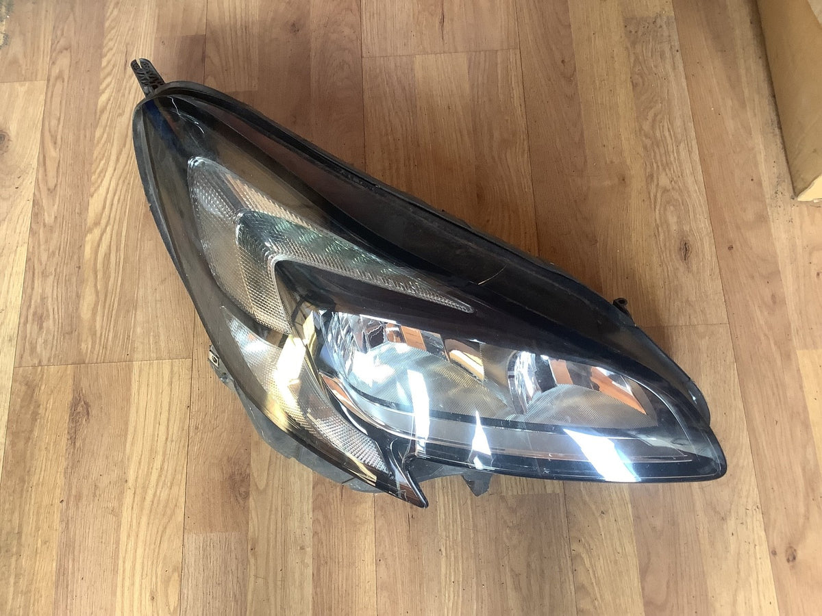 VAUXHALL CORSA E DRIVER'S SIDE O/S HEADLIGHT 13381346 2015 20191