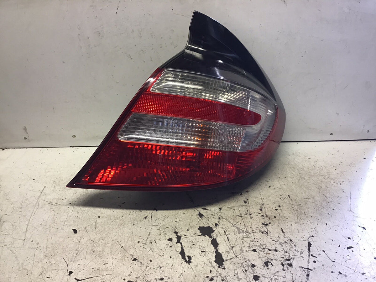 MERCEDES W203 COMPACT DRIVERS SIDE REAR LIGHT 2002 2008 0