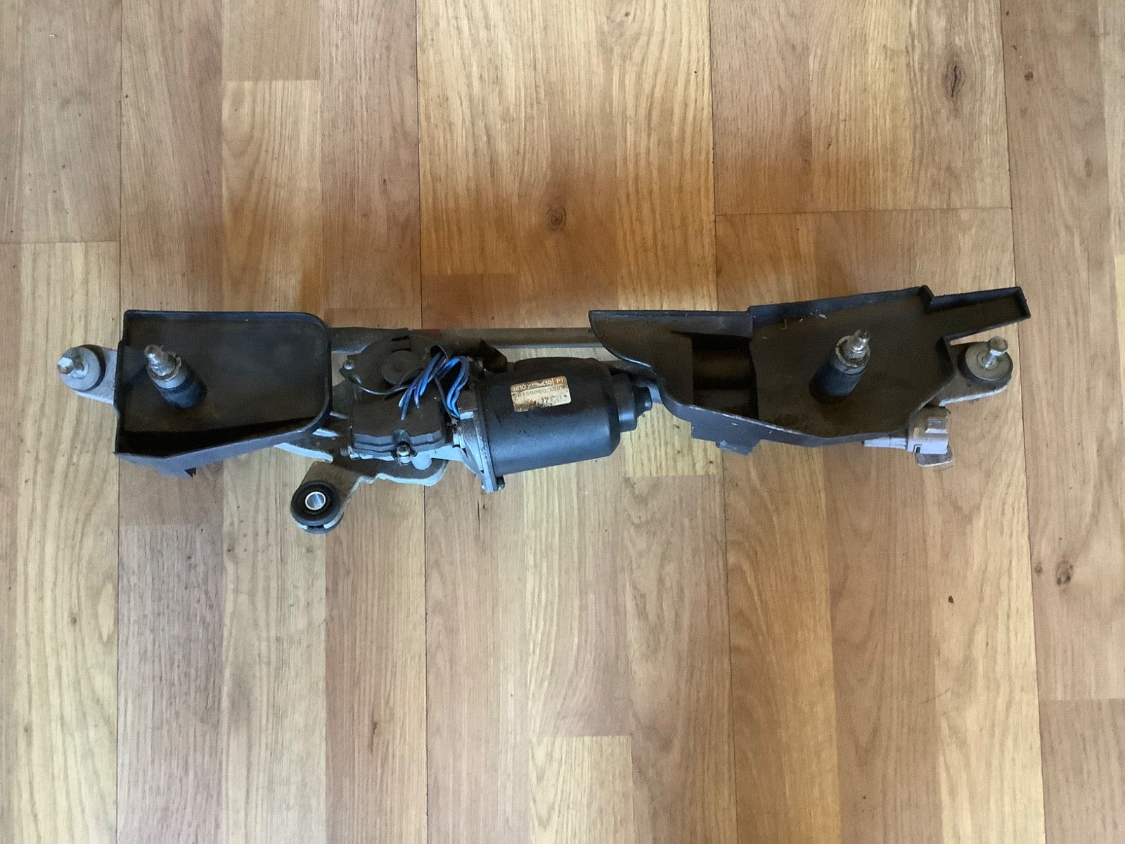SUZUKI ALTO FRONT WIPER MOTOR WITH LINKAGE 38100M68K10 2009 20141