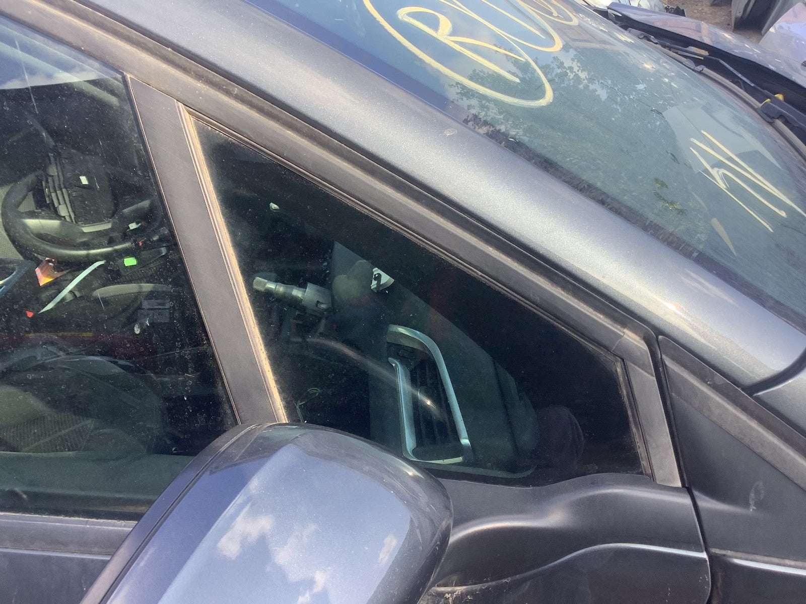 PEUGEOT 208 DRIVER'S O/S SIDE FRONT QUATER WINDOW GLASS 2012 20180