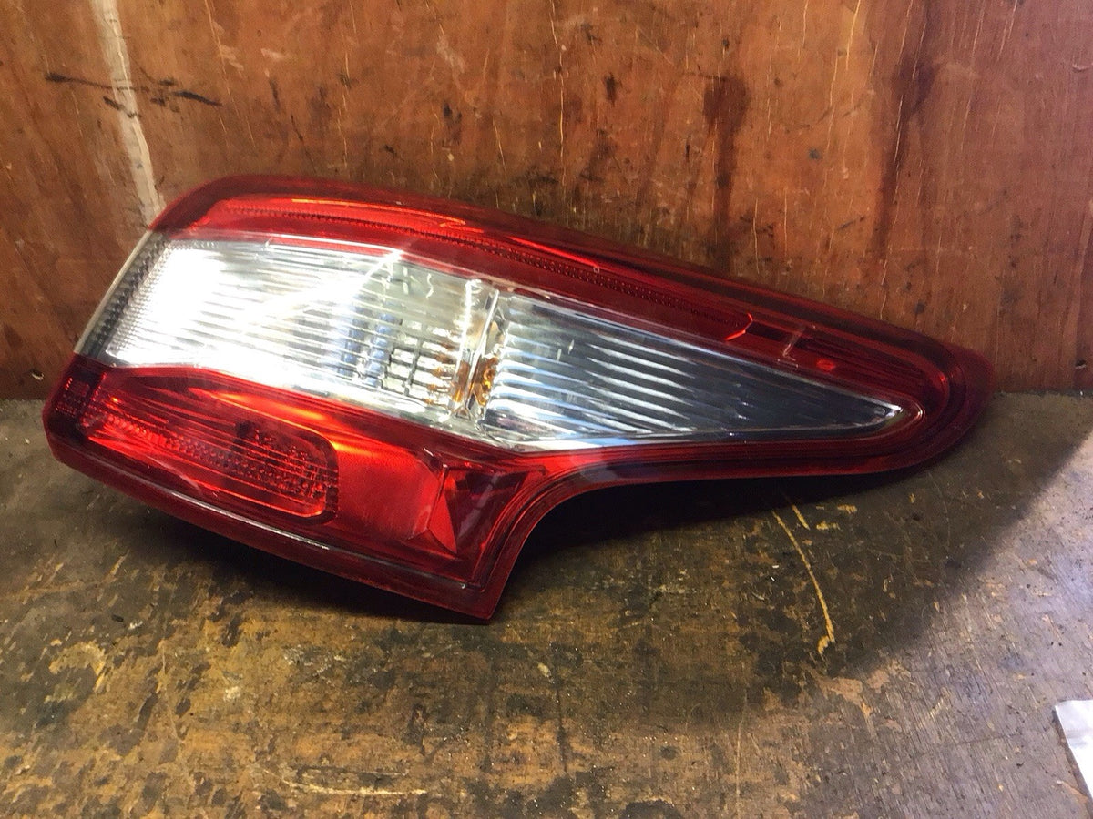 NISSAN QASHQAI J11E DRIVER'S SIDE O/S OUTER REAR LIGHT 2013 20175