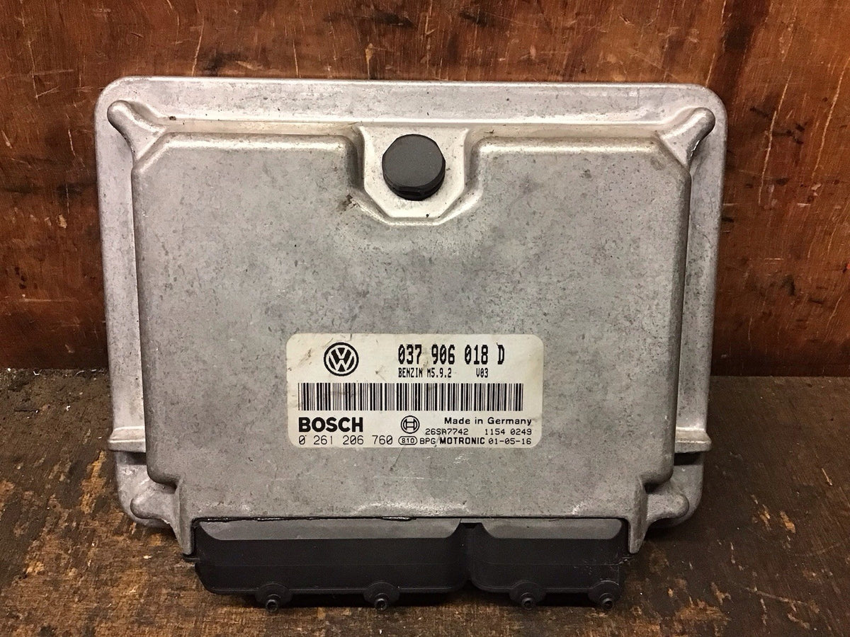 VOLKSWAGEN GOLF CONVERTIBLE MK3.5 2.0 PETROL ECU 037906018D BOSCH 02612067601