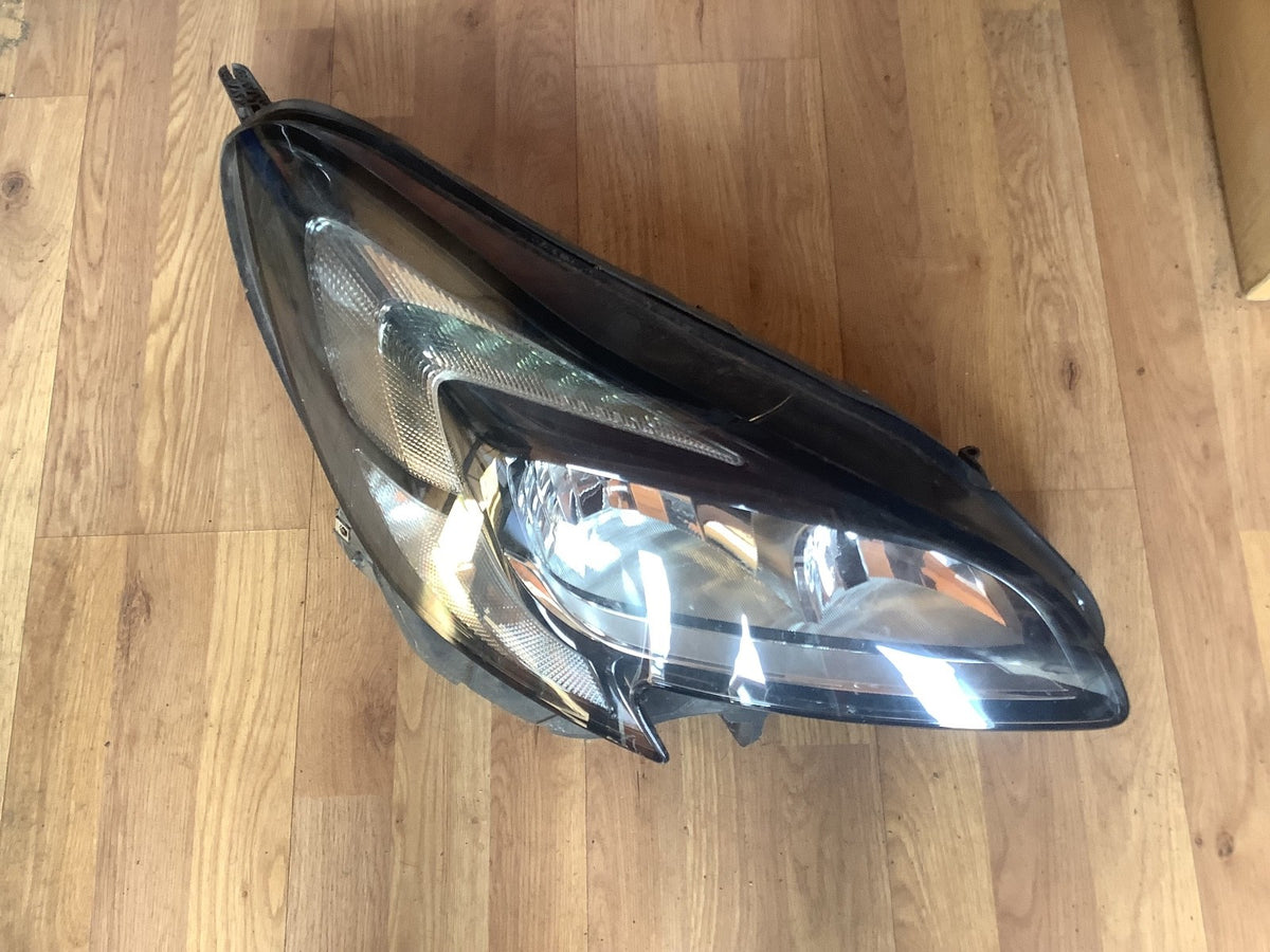 VAUXHALL CORSA E DRIVER'S SIDE O/S HEADLIGHT 13381346 2015 20190