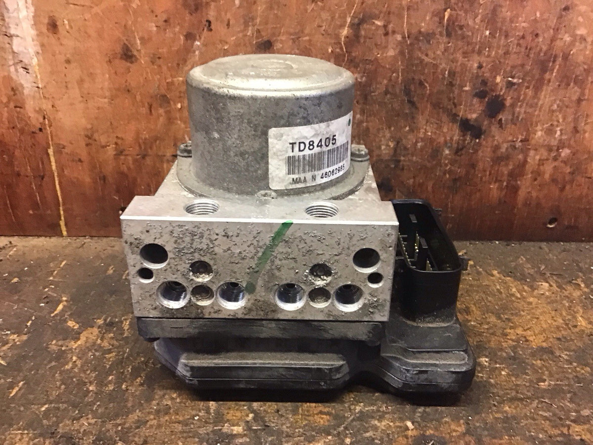 NISSAN JUKE J15 ABS PUMP MODULE TD8405 2014 20195