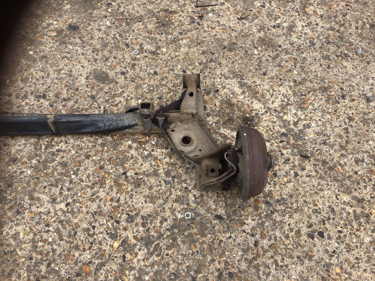 VAUXHALL CORSA B REAR AXLE DRUM BRAKES NO ABS 1993 20004