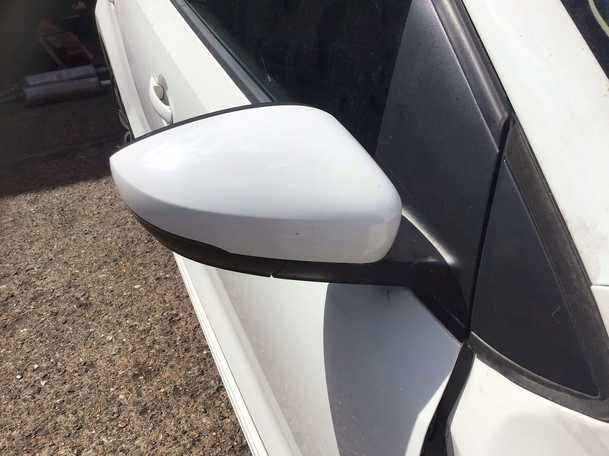 VOLKSWAGEN POLO 6R DRIVERS'S SIDE MIRROR CANDY WHITE LB9A  2009 20171