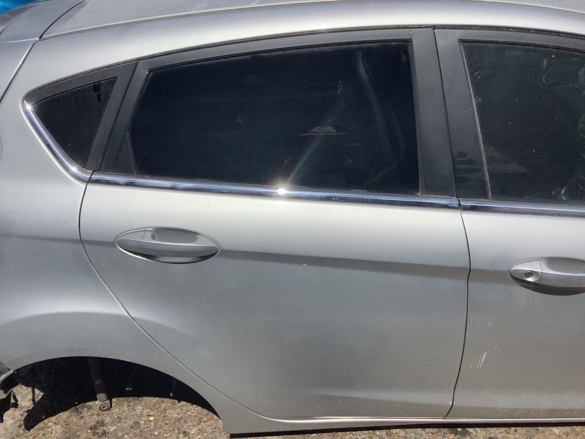 FORD FIESTA MK7 DRIVER'S SIDE O/S REAR DOOR IN MOONDUST SILVER 2008 20173