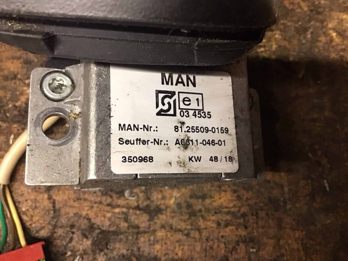 MAN TGX TGS 81.25509 0159 STALK ENGINE EXHAUST BRAKE SWITCH  2015 20201