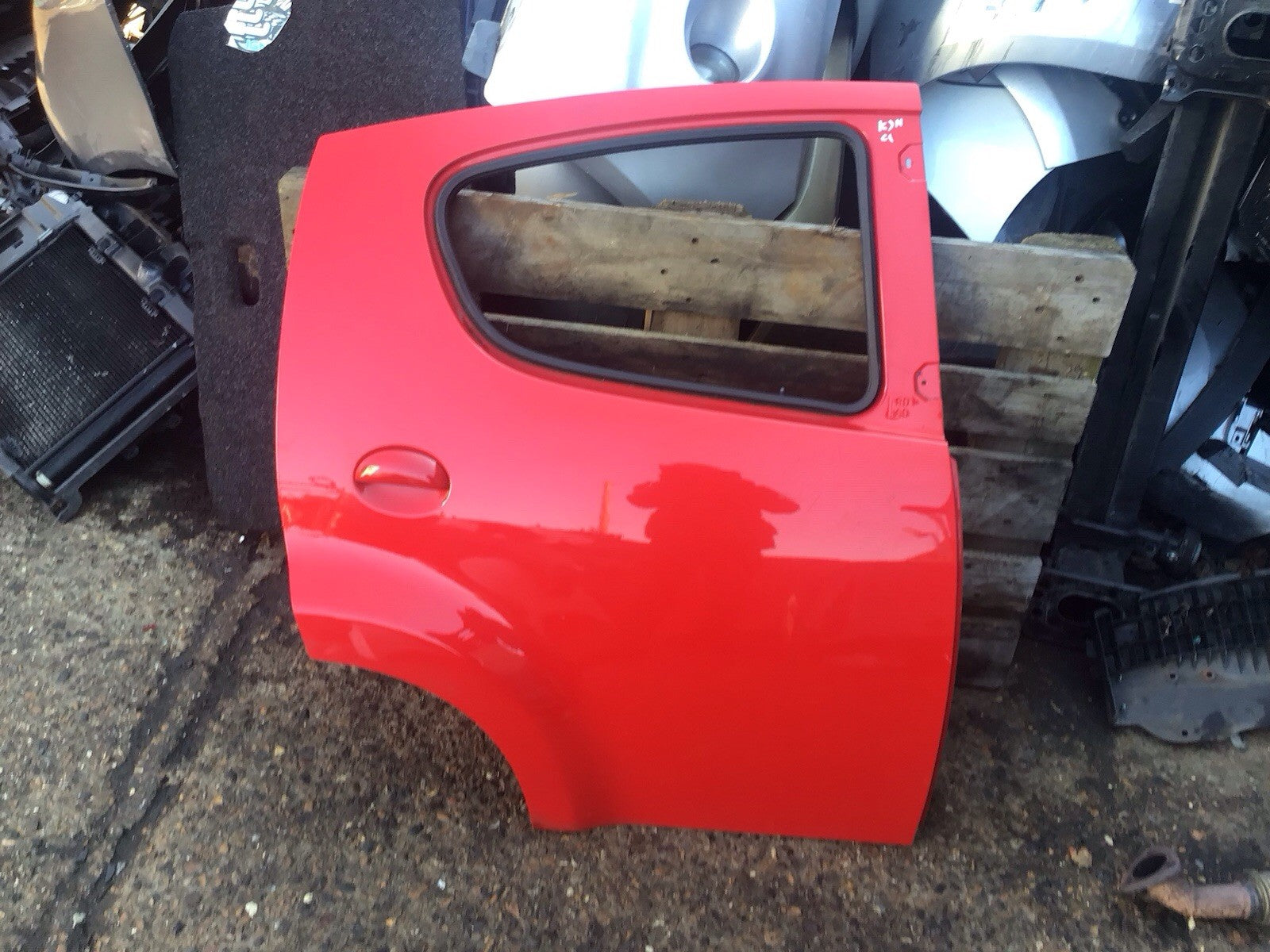 PEUGEOT 107 DRIVER'S SIDE O/S REAR DOOR SCARLET RED PAINT CODE KJH 2005 20121