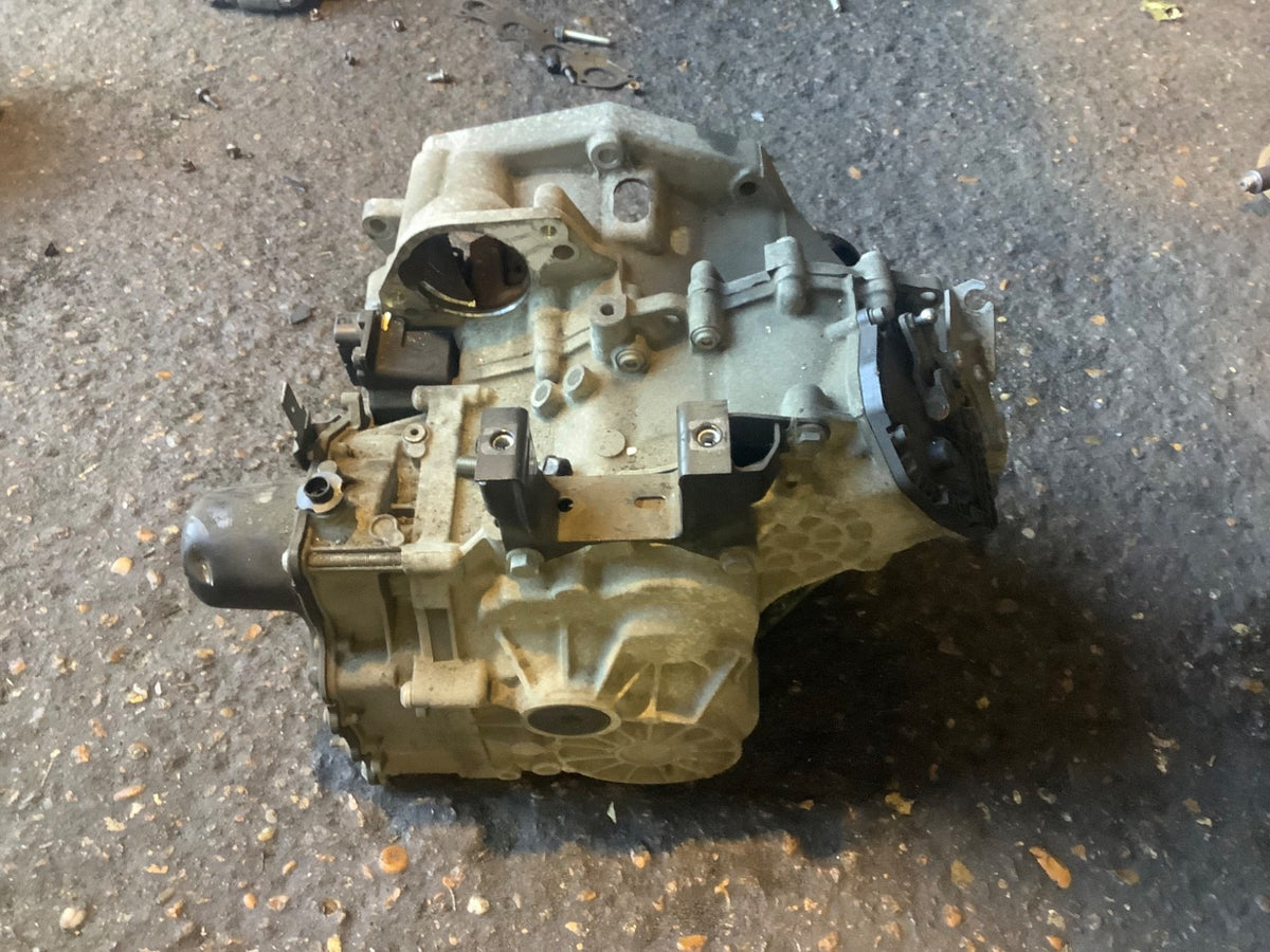 VOLKSWAGEN POLO 6R 1.4 PETROL AUTOMATIC GEARBOX CODE MLG 63000 MILES 2010 20146