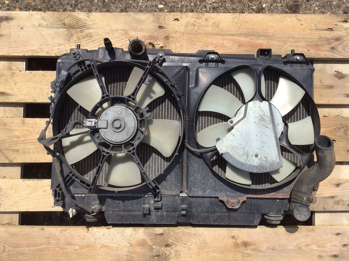 TOYOTA RAV4 D4D DIESEL MANUAL RADIATOR FAN COWLING 2002 20063