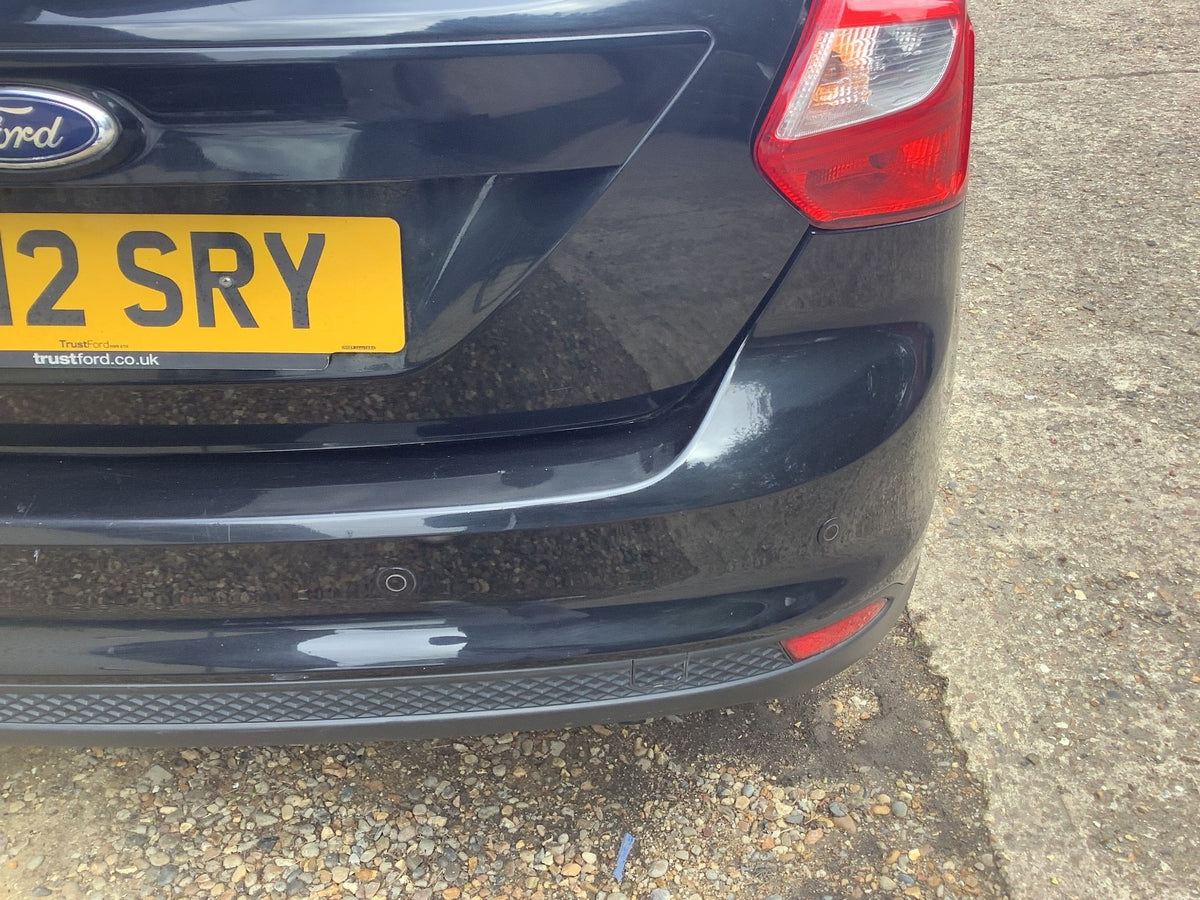 FORD FOCUS MK3 REAR BUMPER PANTHER BLACK  METALLIC HATCHBACK 2011 20188