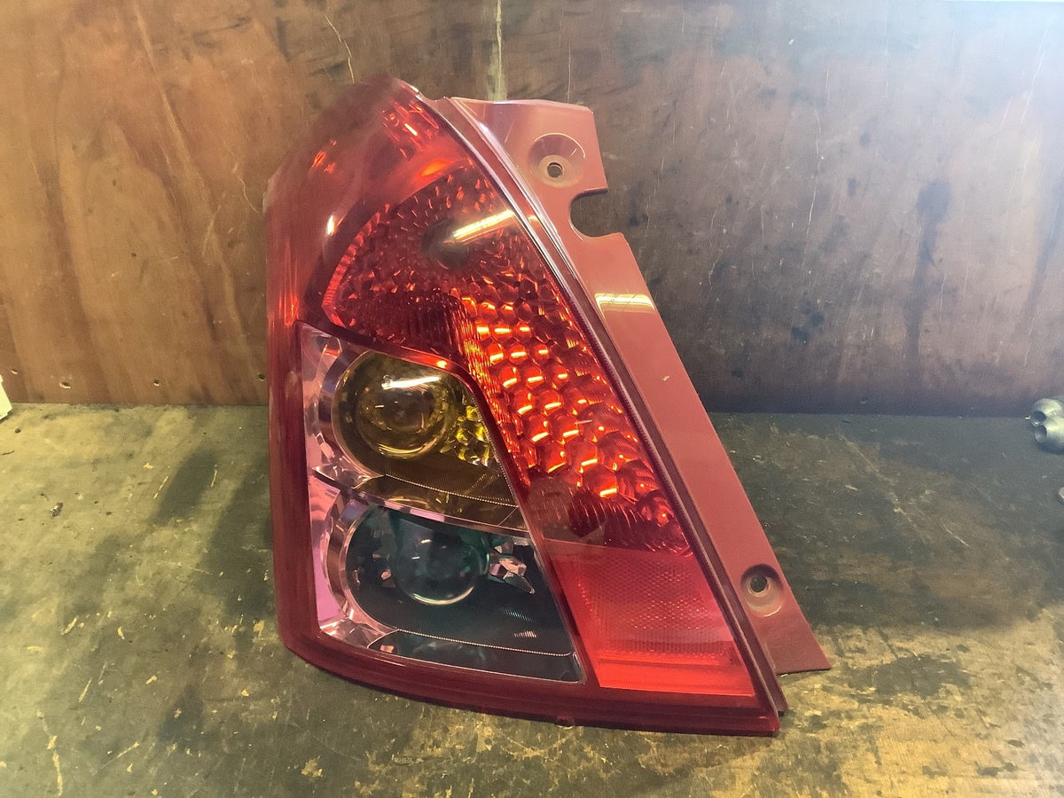 SUZUKI SWIFT PASSENGER'S SIDE N/S REAR LIGHT 0283702769 2010 20172