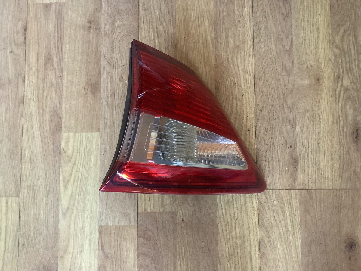 FORD C MAX DRIVER'S SIDE O/S INNER REAR LIGHT AM51 13A602 BE 2010 20152
