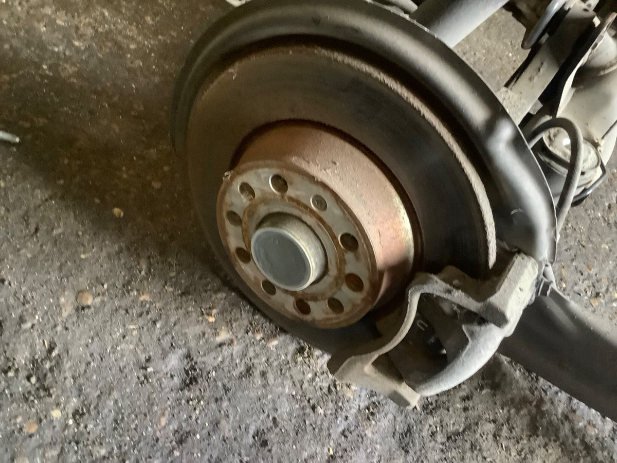VOLKSWAGEN SHARAN MK2 REAR AXLE 7N0511305B 2010 20236