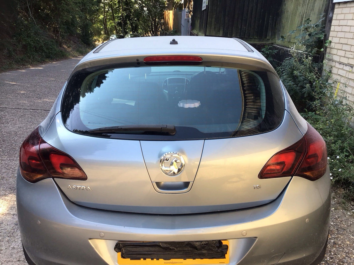 VAUXHALL ASTRA J TAILGATE IN  SILVER LAKE ZGEV  5 DOOR 2010 20151