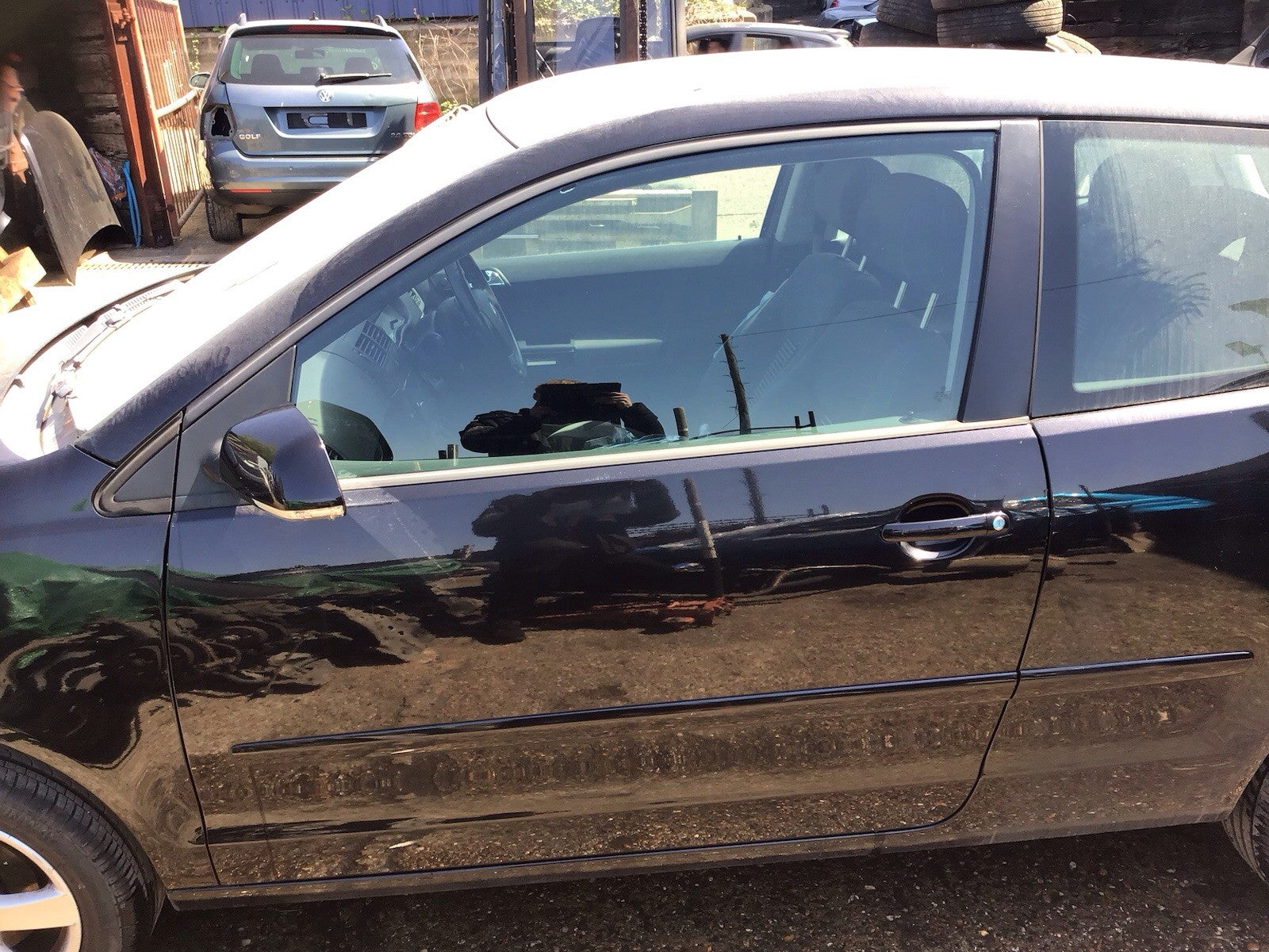 VOLKSWAGEN POLO 9N3 PASSENGERS SIDE N/S FRONT DOOR DIAMOND BLACK LC9Z 2005 20081
