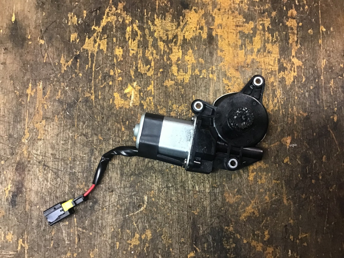 PEUGEOT 207 ESTATE SUNROOF ELECTRIC MOTOR GA 658LN 2217097 A 2006 20124