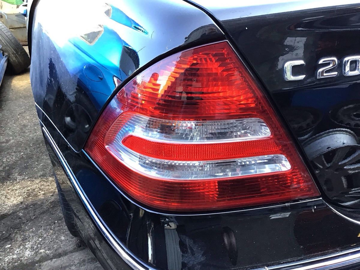 MERCEDES C CLASS W203 PASSENGER'S SIDE N/S REAR LIGHT 2001 20070