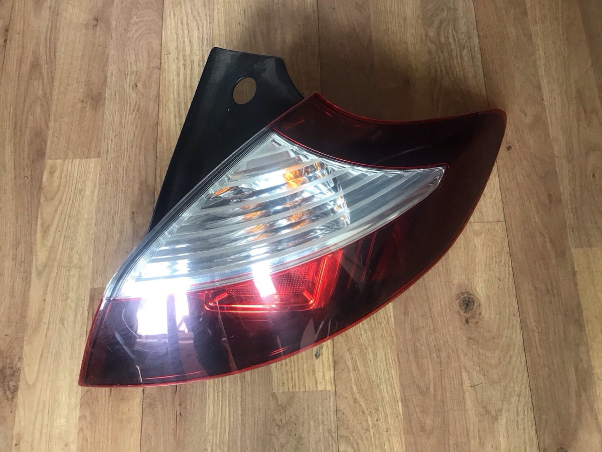RENAULT MEGANE REAR LIGHT DRIVER'S SIDE O/S 265501650R 2008 20152