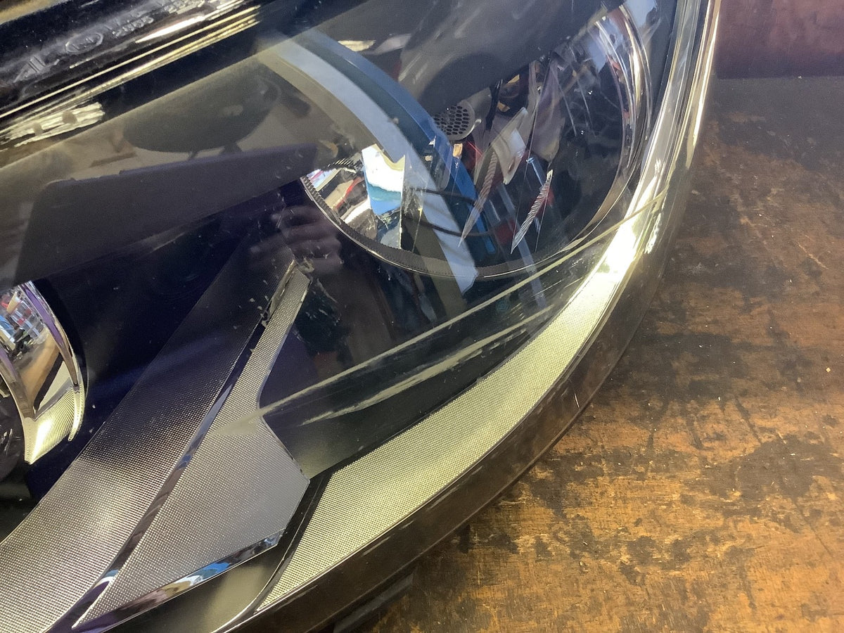 VOLKSWAGEN TOURAN MK2 HEADLIGHT PASSENGERS SIDE N/S 1T2941005H 2010 20155