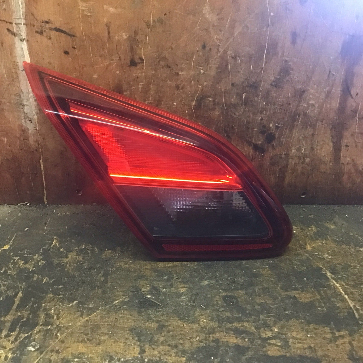 VAUXHALL CORSA E DRIVER'S SIDE O/S REAR LIGHT REAR TAILGATE LIGHT 3 DOOR 15 20193