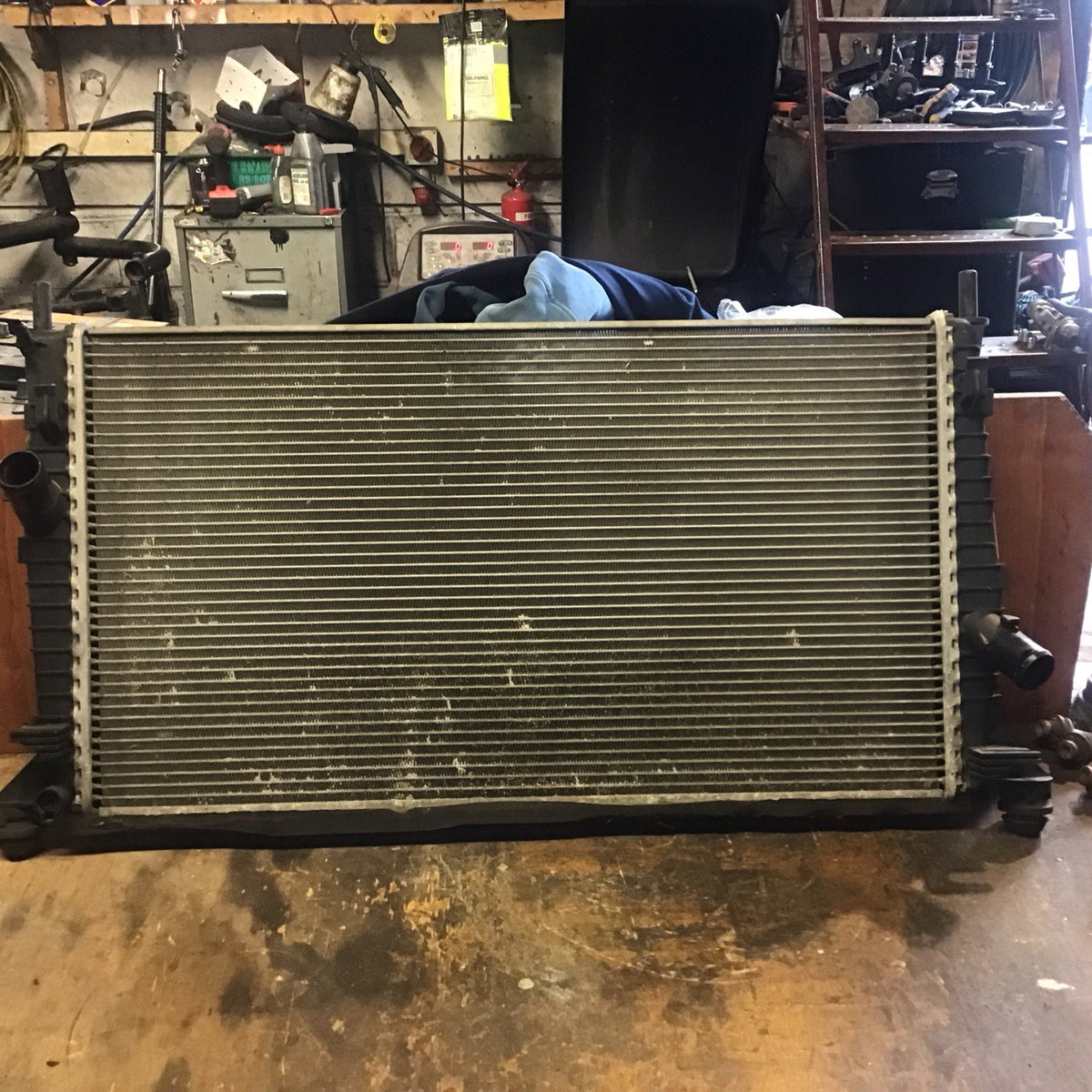 FORD FOCUS MK2 WATER COOLANT COOLING RADIATOR  PETROL 3M5H8005RK  2005 20102