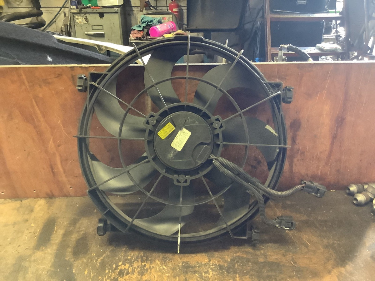 HYUNDAI I20 MK1 RADIATOR FAN COWLING  2008 20120