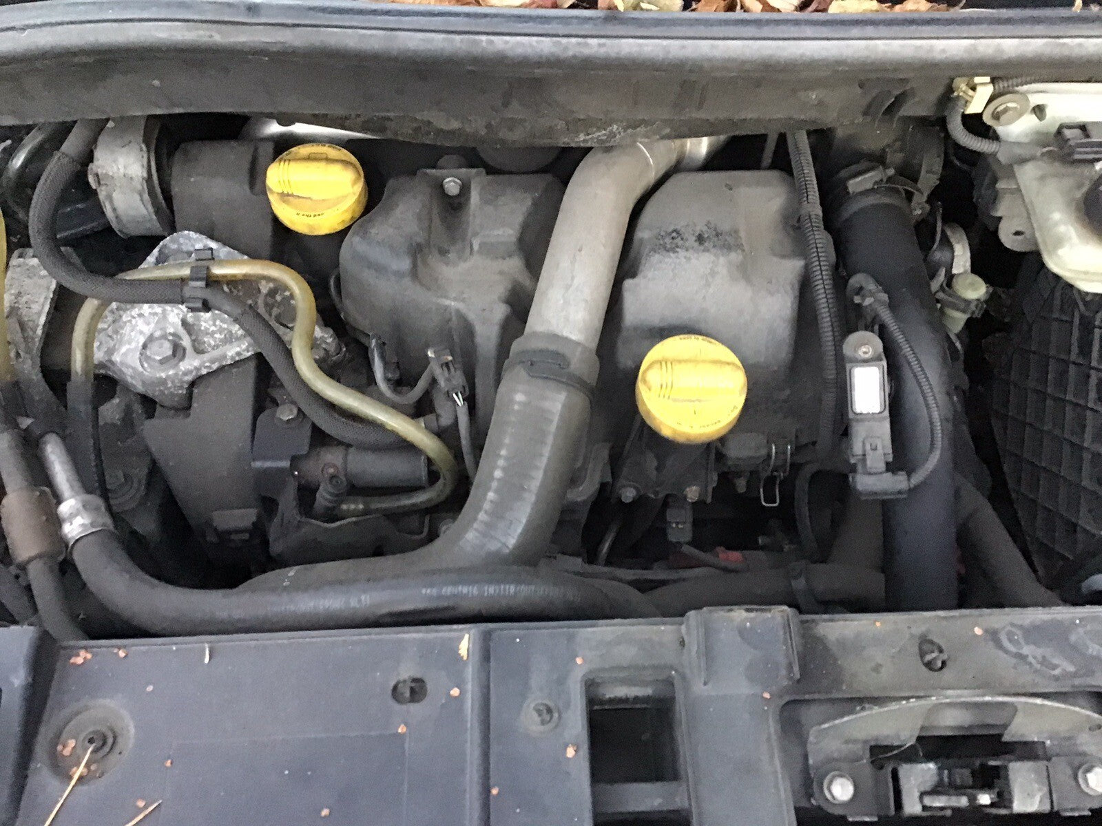 RENAULT SCENIC 1.5 TDCI DIESEL ENGINE K9K832  2009 20120