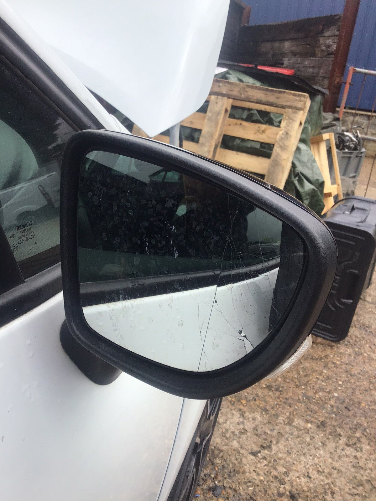 RENAULT CLIO MK4 DRIVER'S SIDE O/S CRACKED DOOR MIRROR ELECTRIC IN BLACK 2013 196