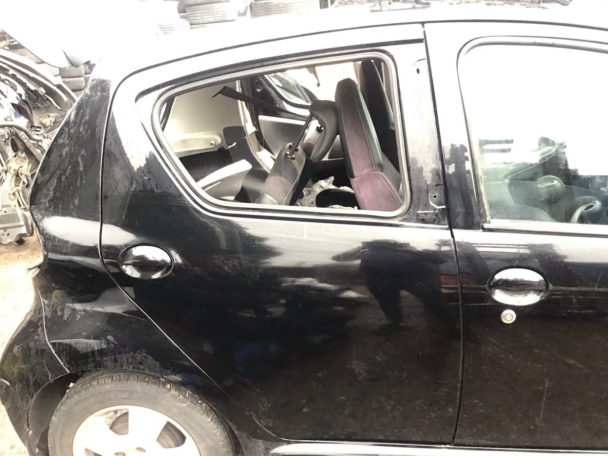 TOYOTA AYGO DRIVER'S SIDE REAR DOOR BLACK METALLIC 211 2005 20140