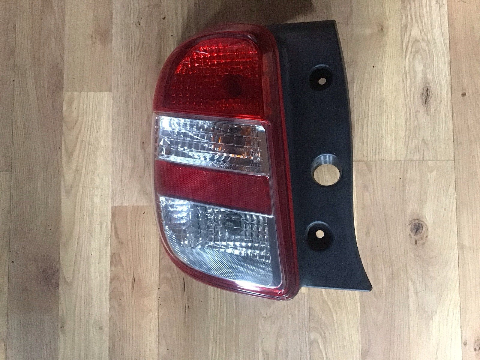 NISSAN MICRA K13 PASSENGER SIDE N/S REAR LIGHT 89050365 2010 20131