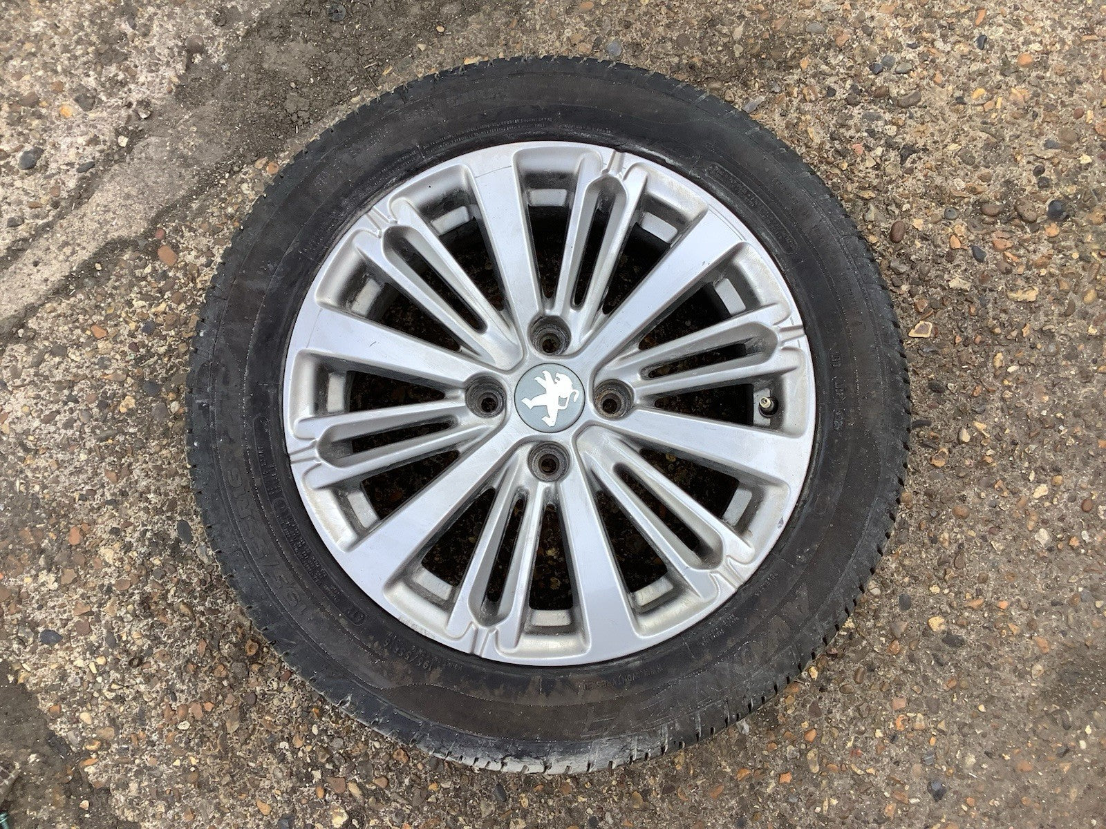 PEUGEOT 208 ALLOY WHEEL 16'' 9808137577 TYRE 195X55X15 2012 20190