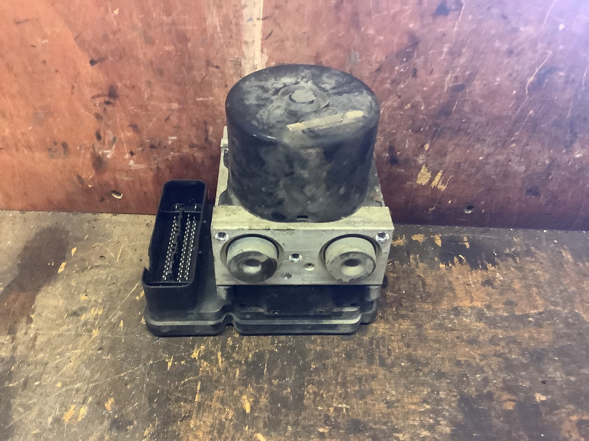 VOLKSWAGEN GOLF MK6 ABS PUMP MODULE  1K0907379AJ 2009 20120
