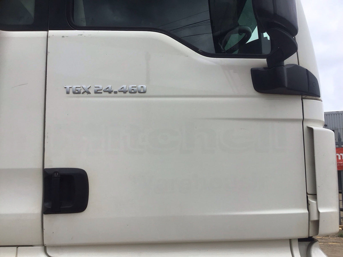 MAN TGX 24.460 DRIVER SIDE O/S DOOR IN WHITE WITHOUT MIRROR 2016 20197