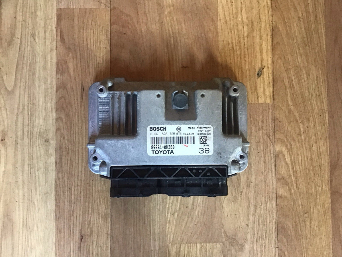 TOYOTA AYGO 1.0 PETROL ENGINE ECU 0261S08725 2005 20132