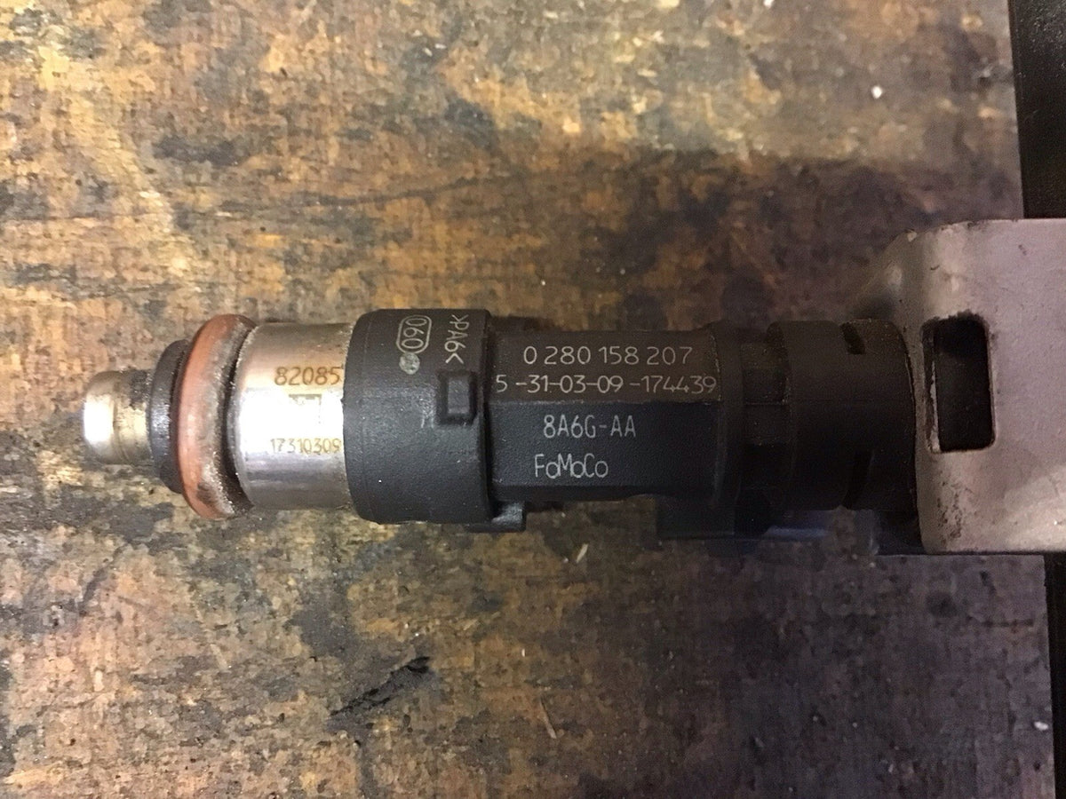 FORD FIESTA MK7 1.25 FUEL RAIL VP8A6U AA WITH INJECTORS 0280158207 2009 20175