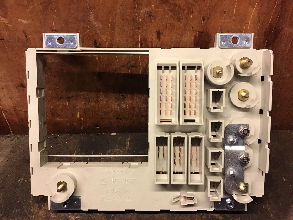 MAN TGX TGS FUSE BOX 81.25444.6074 EURO 6 2015 20200