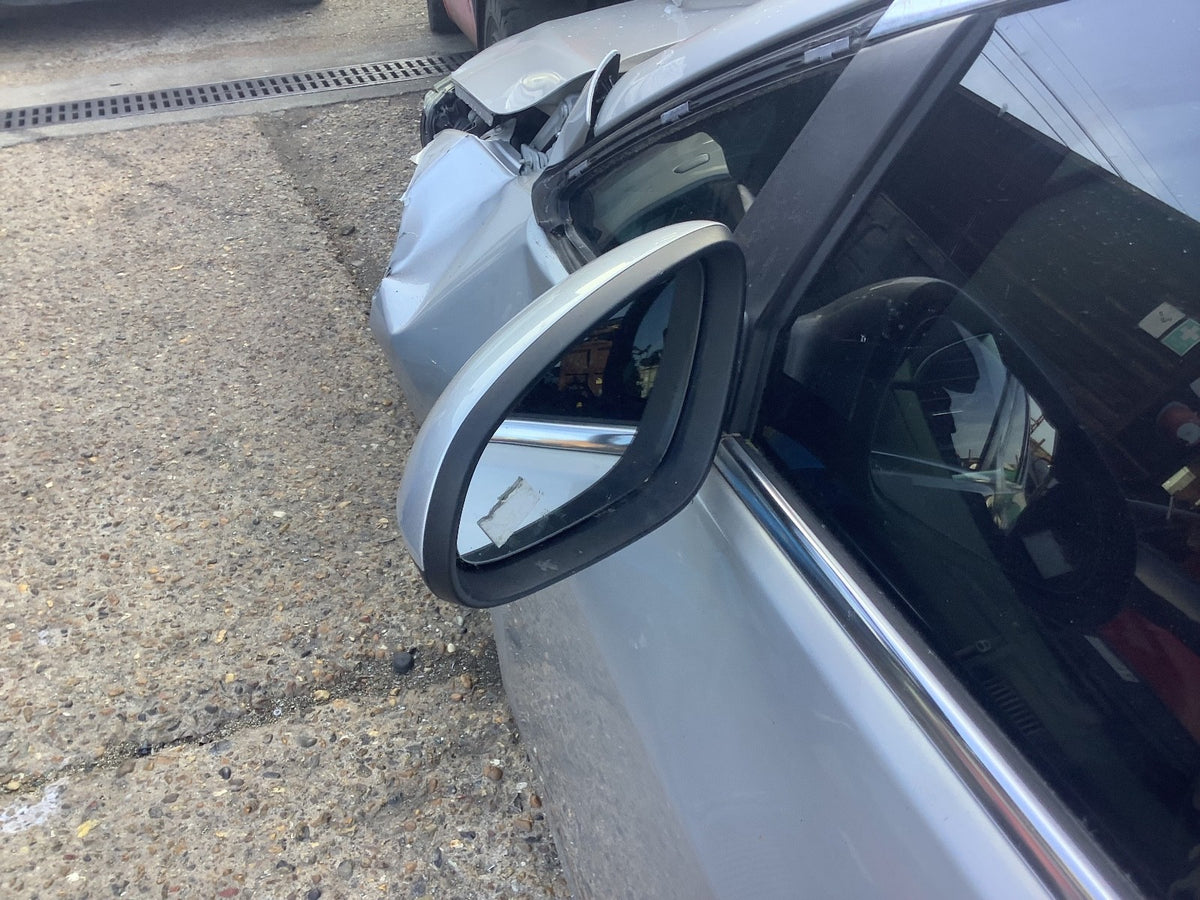 VAUXHALL ASTRA J PASSENGER'S SIDE N/S DOOR MIRROR SOVEREIGN SILVER 176/GAN2