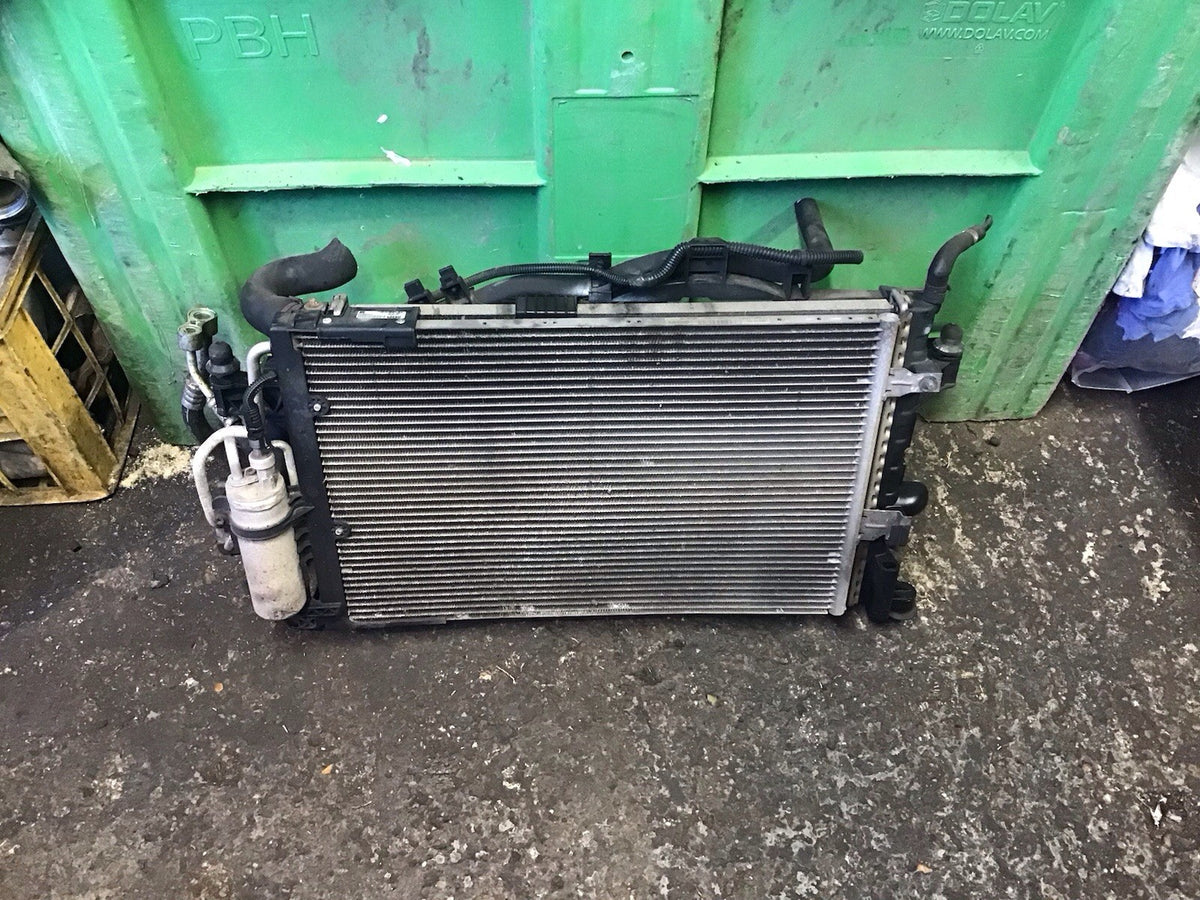 VAUXHALL CORSA C 1.0L  PETROL RADIATOR FAN COWLING 13189080 2001 20065