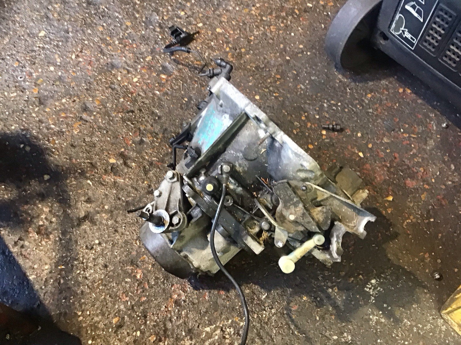 PEUGEOT 3008 1.6 PETROL GEARBOX 20DP56 5 SPEED MANUAL 2009 20141