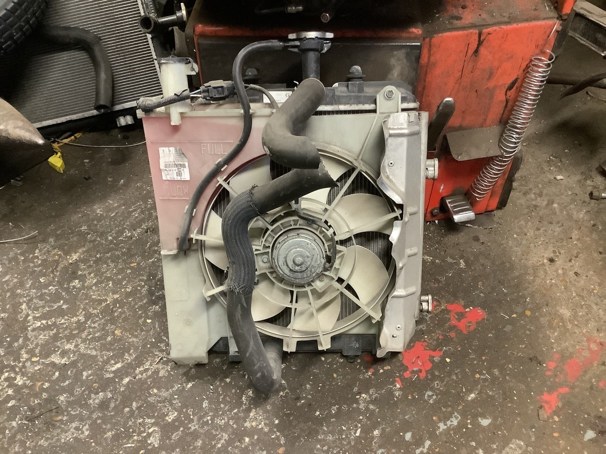 PEUGEOT 108 1.0 PETROL COMPLETE RADIATOR FAN CZ422175 3582 2014 20180