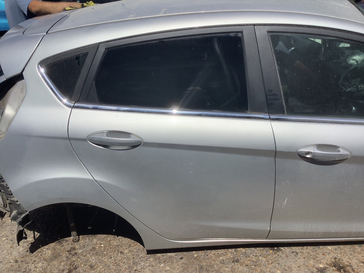 FORD FIESTA MK7 DRIVER'S SIDE O/S REAR DOOR IN MOONDUST SILVER 2008 20170